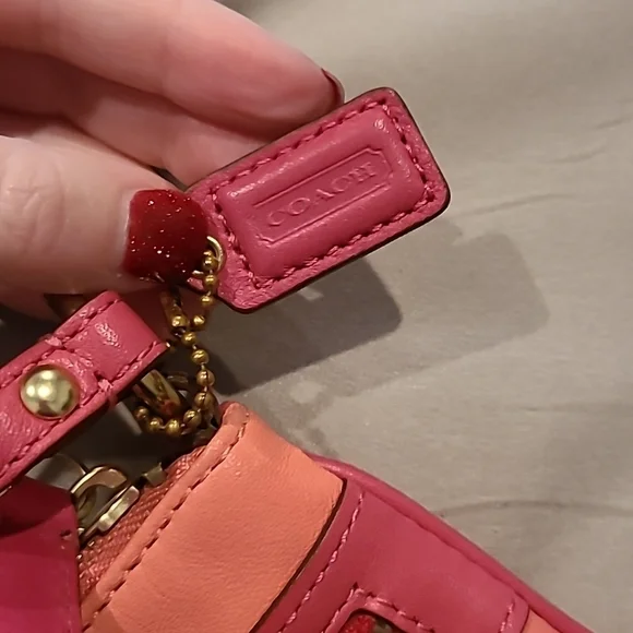 Vintage Coach mini crossbody leather fushia / salmon pink contrast - Picture 9 of 10